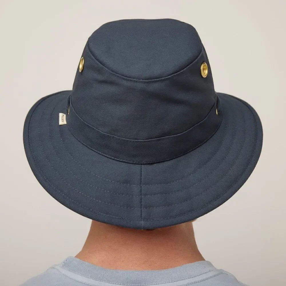 Tilley T5 Adventure Hat mens size medium (M)